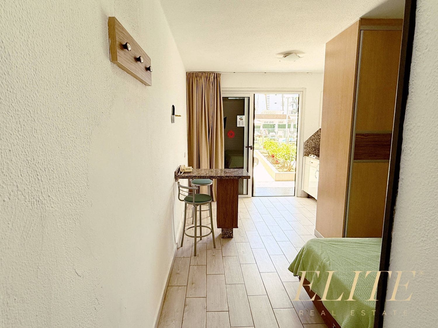Apartment for sale in Playa del Ingles with pool garage - € 220,000 (Ref: 9804050)