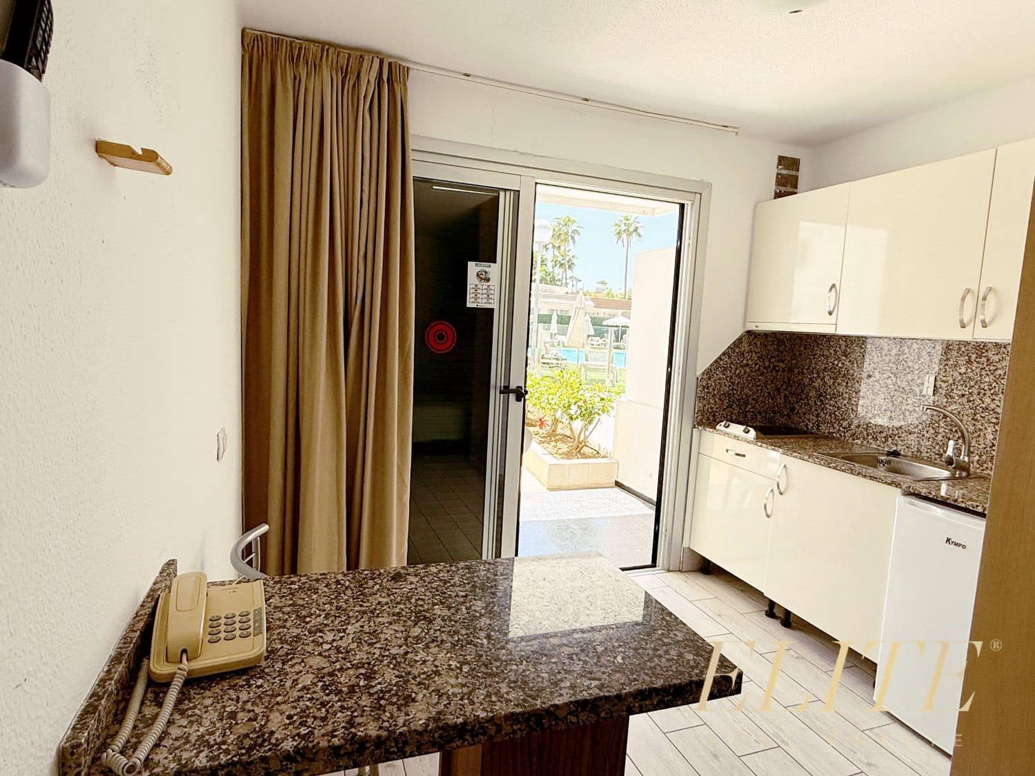 Apartment for sale in Playa del Ingles with pool garage - € 220,000 (Ref: 9804050)
