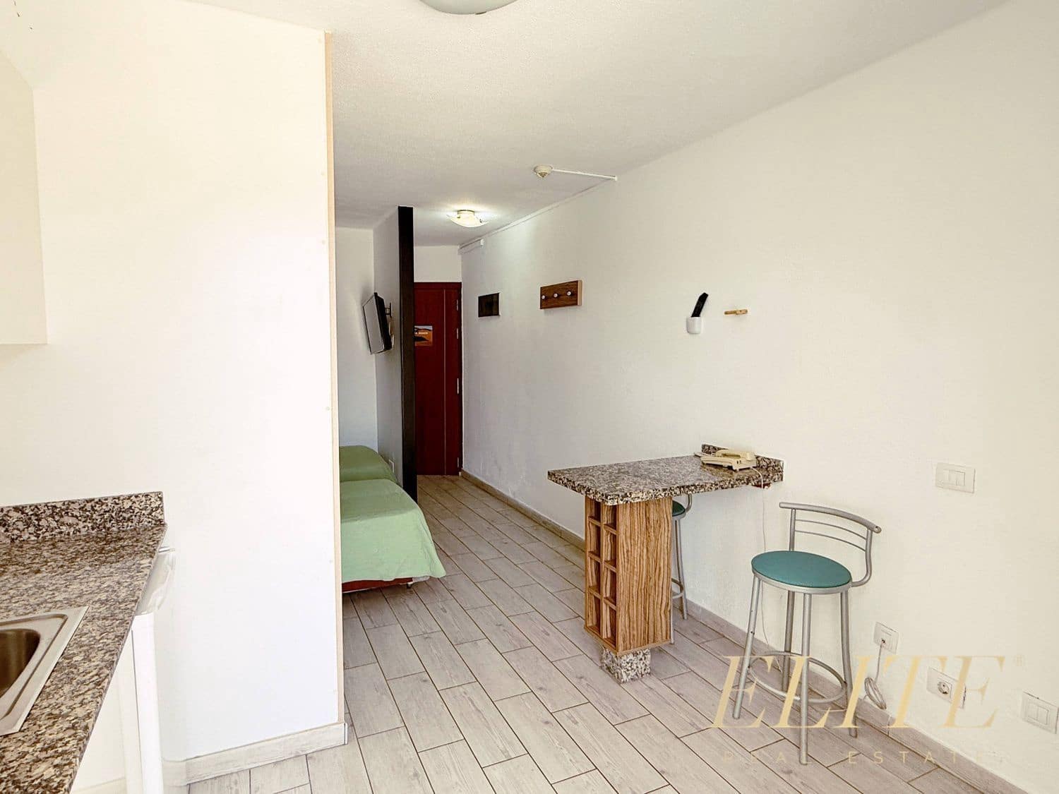 Apartment for sale in Playa del Ingles with pool garage - € 220,000 (Ref: 9804050)