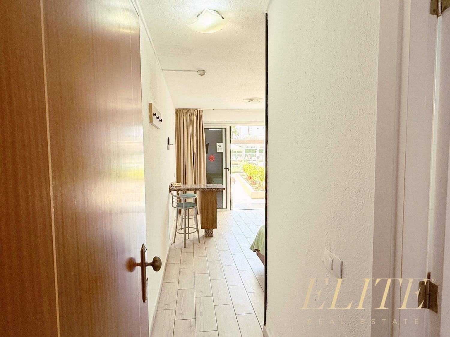 Apartment for sale in Playa del Ingles with pool garage - € 220,000 (Ref: 9804050)