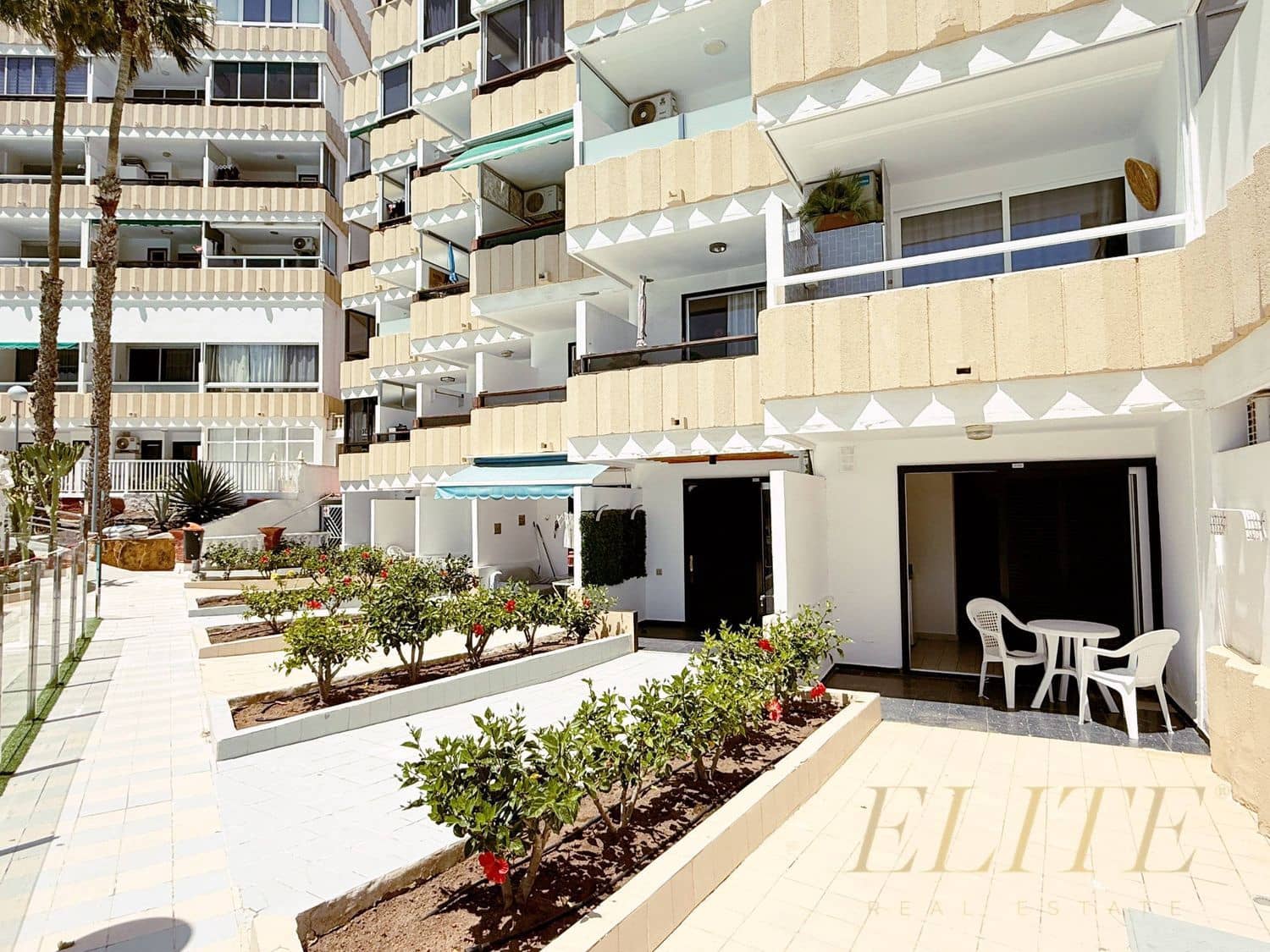 Apartment for sale in Playa del Ingles with pool garage - € 220,000 (Ref: 9804050)