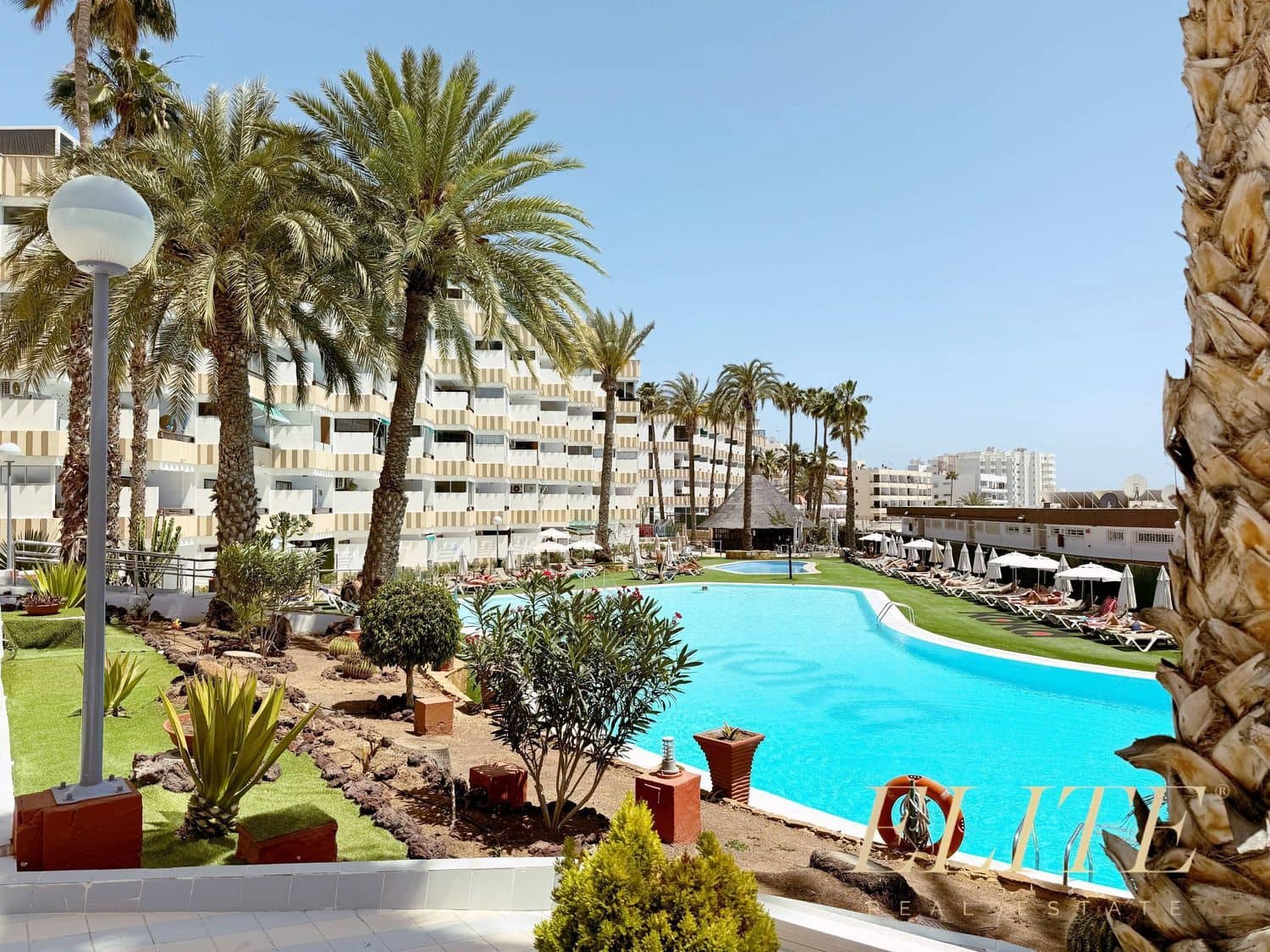 Apartment for sale in Playa del Ingles with pool garage - € 220,000 (Ref: 9804050)