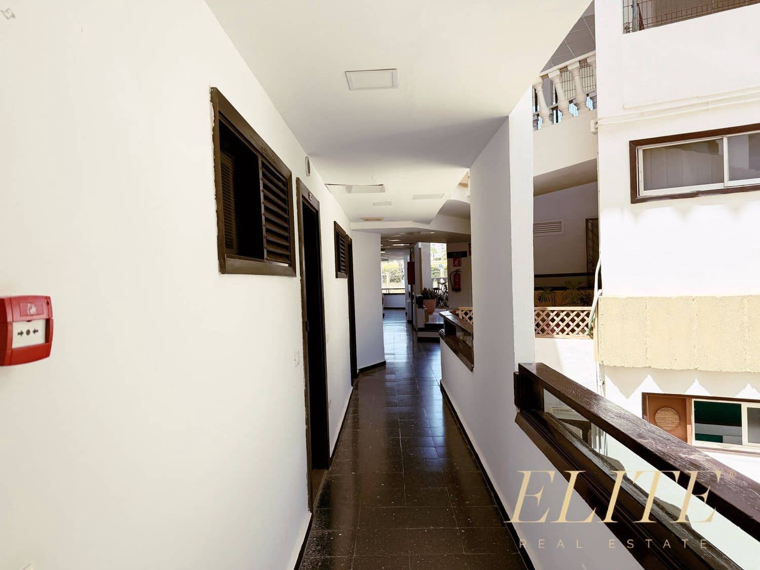 Apartament na sprzedaż w Playa del Ingles z basenem garażem - 240 000 € (Ref: 9804051)