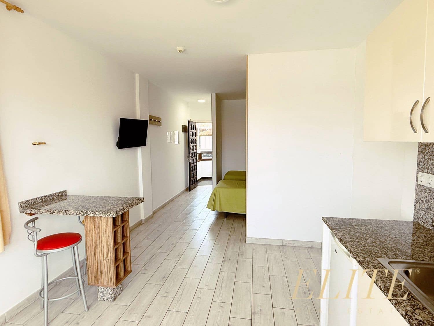 Apartament na sprzedaż w Playa del Ingles z basenem garażem - 240 000 € (Ref: 9804051)