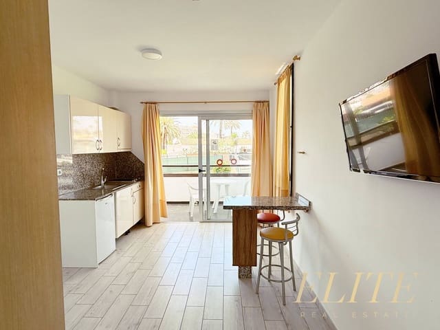 Apartament na sprzedaż w Playa del Inglés, San Bartolomé de Tirajana z basenem garażem - 240 000 € (Ref: 9804051)