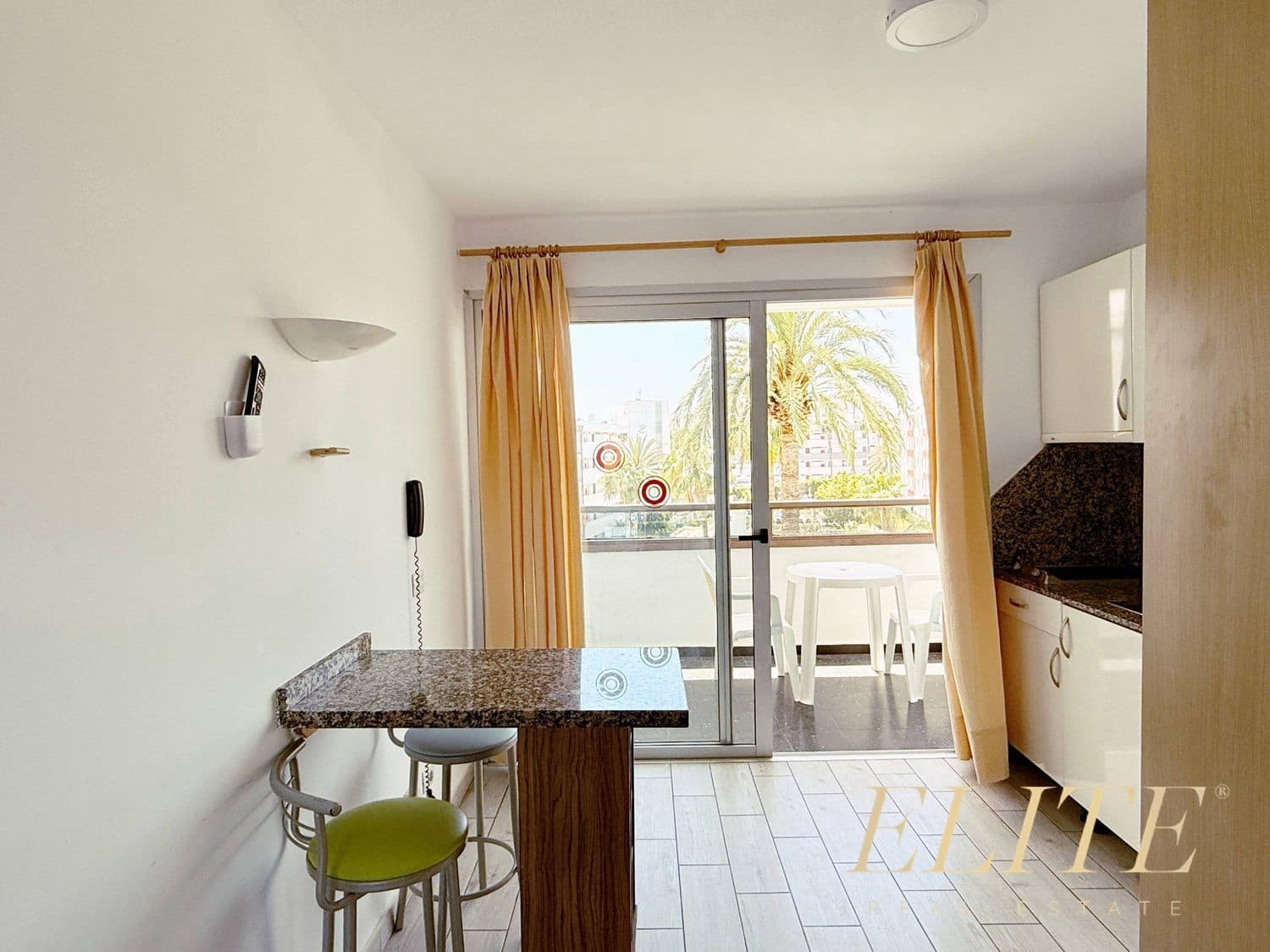 Apartamento en Playa del Inglés en venta con piscina garaje - 235.000 € (Ref: 9806198)