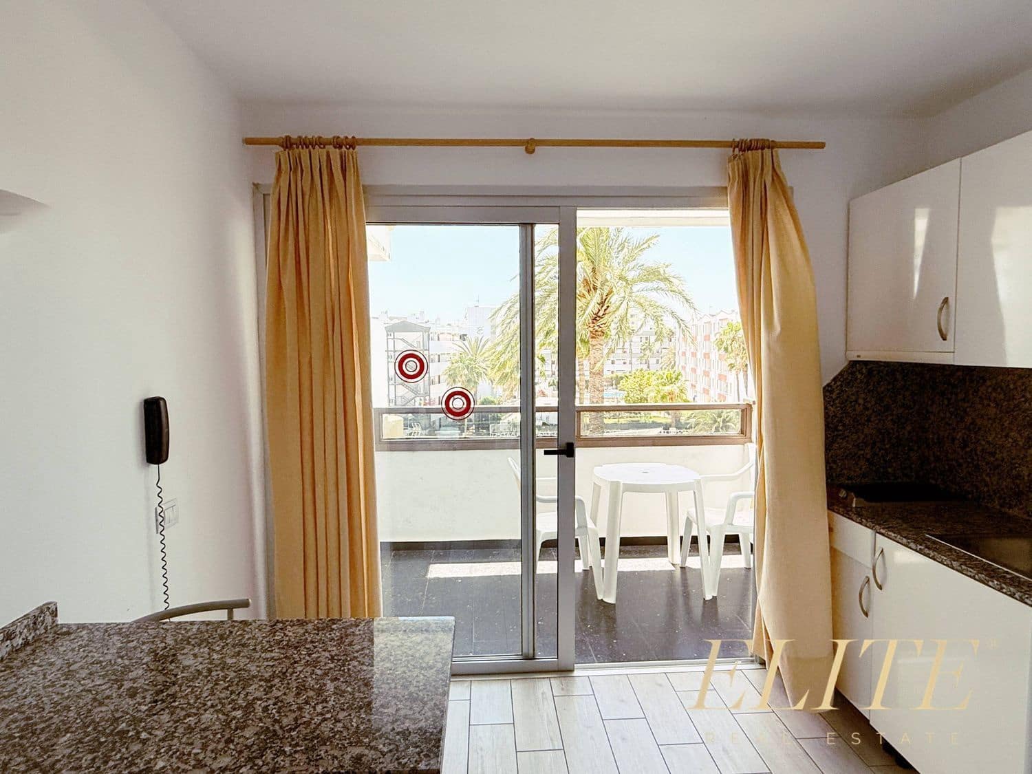 Apartamento en Playa del Inglés en venta con piscina garaje - 235.000 € (Ref: 9806198)