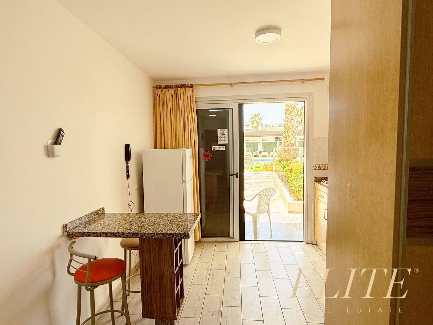 Apartamento en Playa del Inglés en venta con piscina garaje - 220.000 € (Ref: 9806199)