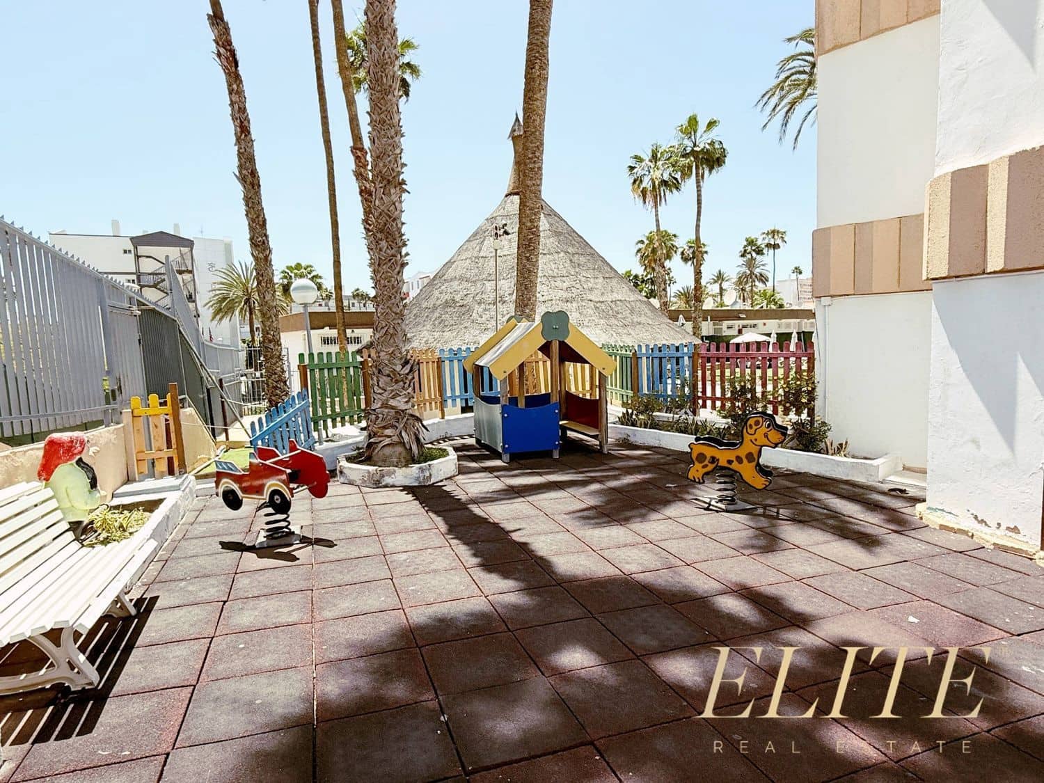 Apartamento en Playa del Inglés en venta con piscina garaje - 220.000 € (Ref: 9806199)