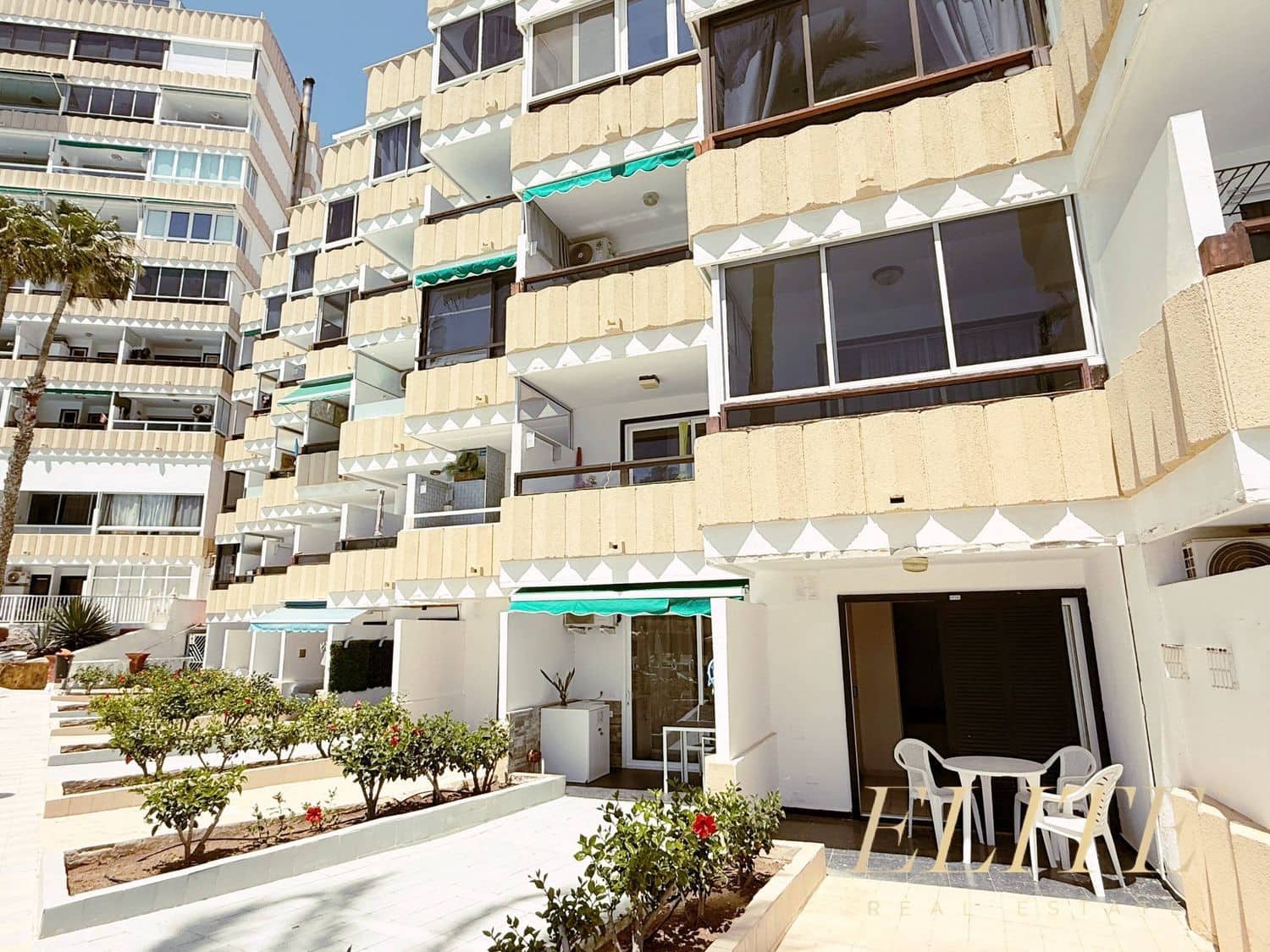 Apartamento en Playa del Inglés en venta con piscina garaje - 220.000 € (Ref: 9806199)