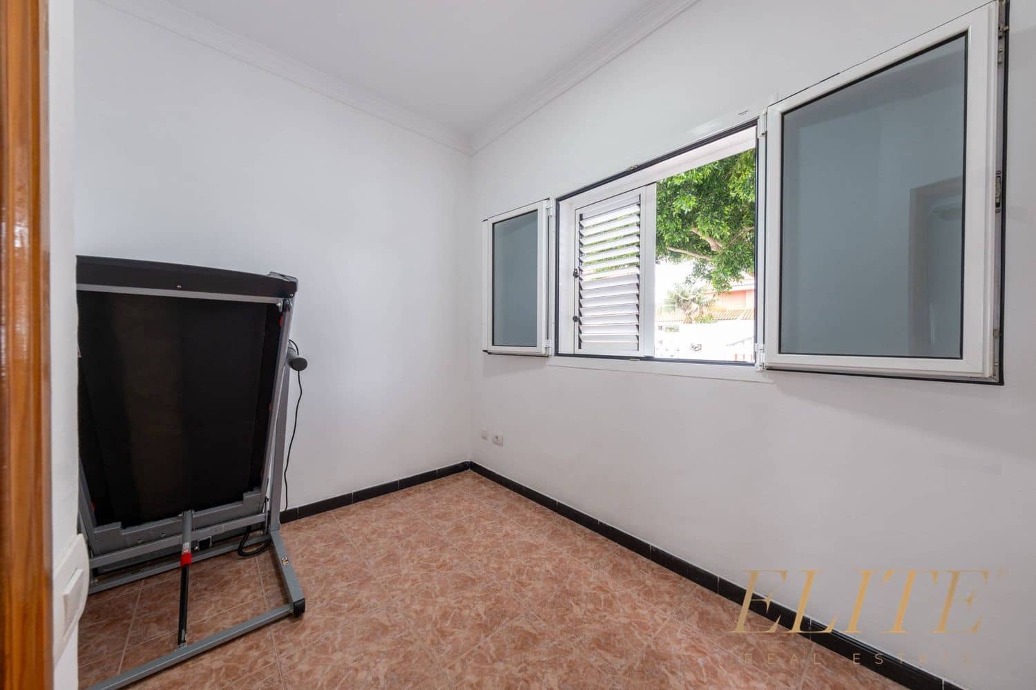 5 bedroom Townhouse for sale in Las Palmas de Gran Canaria with garage - € 569,000 (Ref: 9807551)