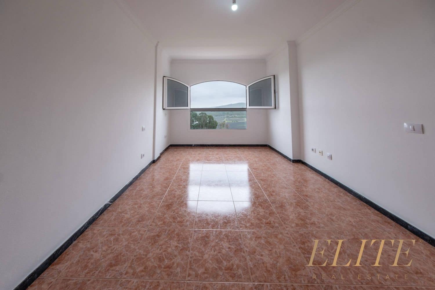 5 bedroom Townhouse for sale in Las Palmas de Gran Canaria with garage - € 569,000 (Ref: 9807551)