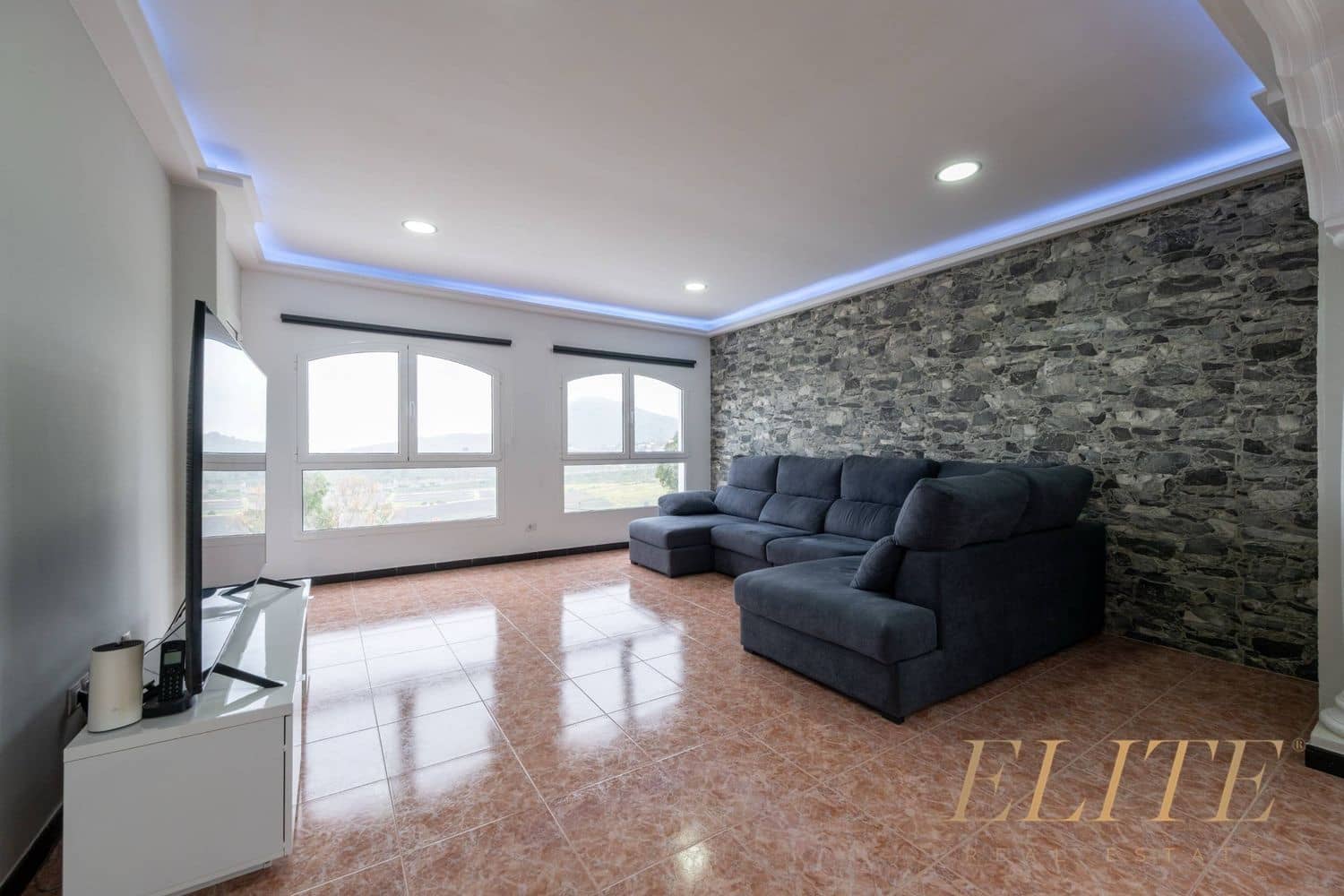 5 bedroom Townhouse for sale in Las Palmas de Gran Canaria with garage - € 569,000 (Ref: 9807551)