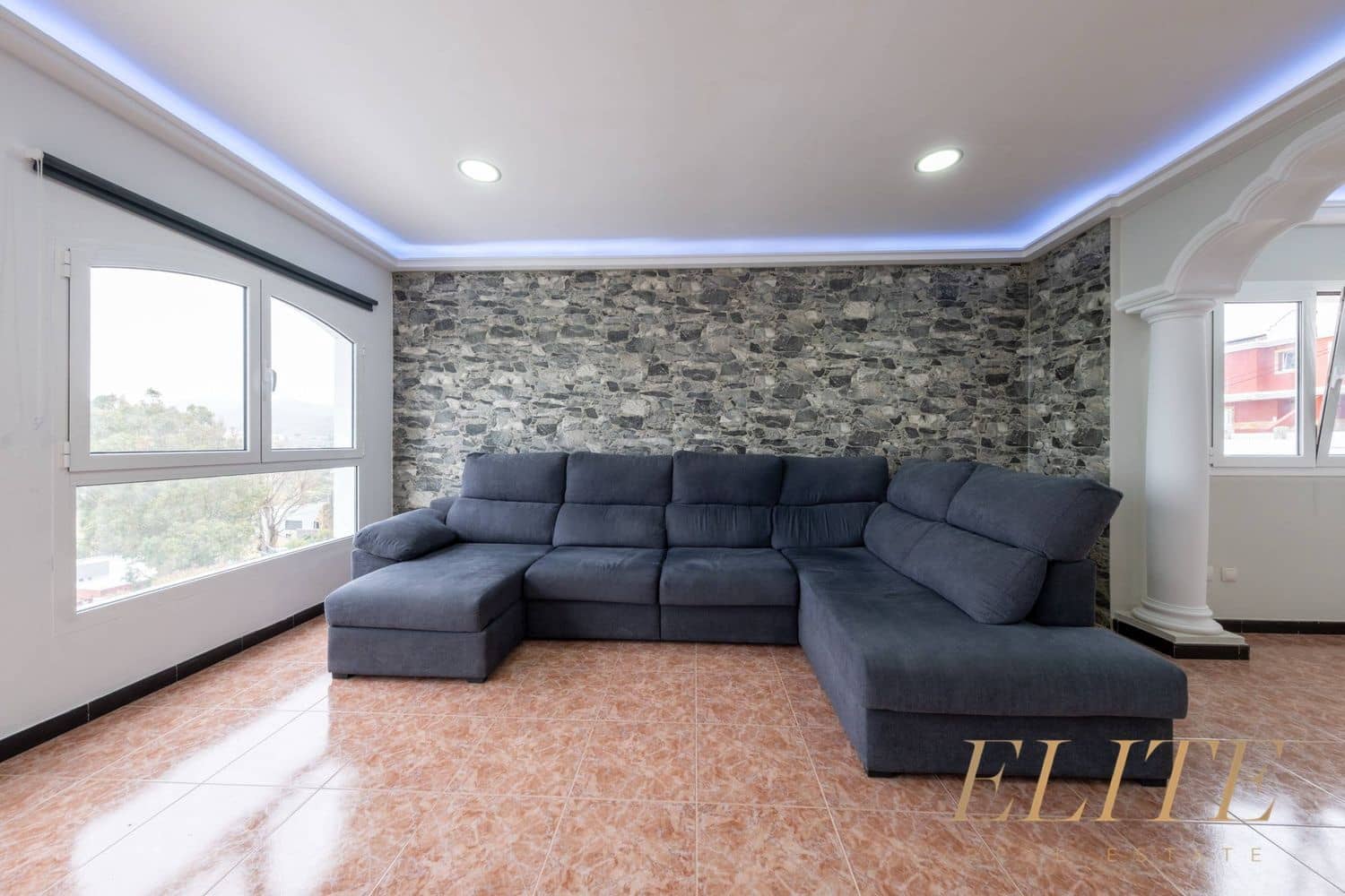 5 bedroom Townhouse for sale in Las Palmas de Gran Canaria with garage - € 569,000 (Ref: 9807551)
