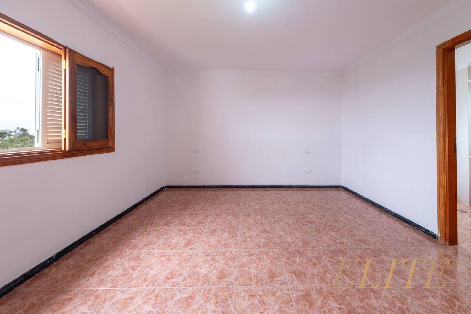 5 bedroom Townhouse for sale in Las Palmas de Gran Canaria with garage - € 569,000 (Ref: 9807551)