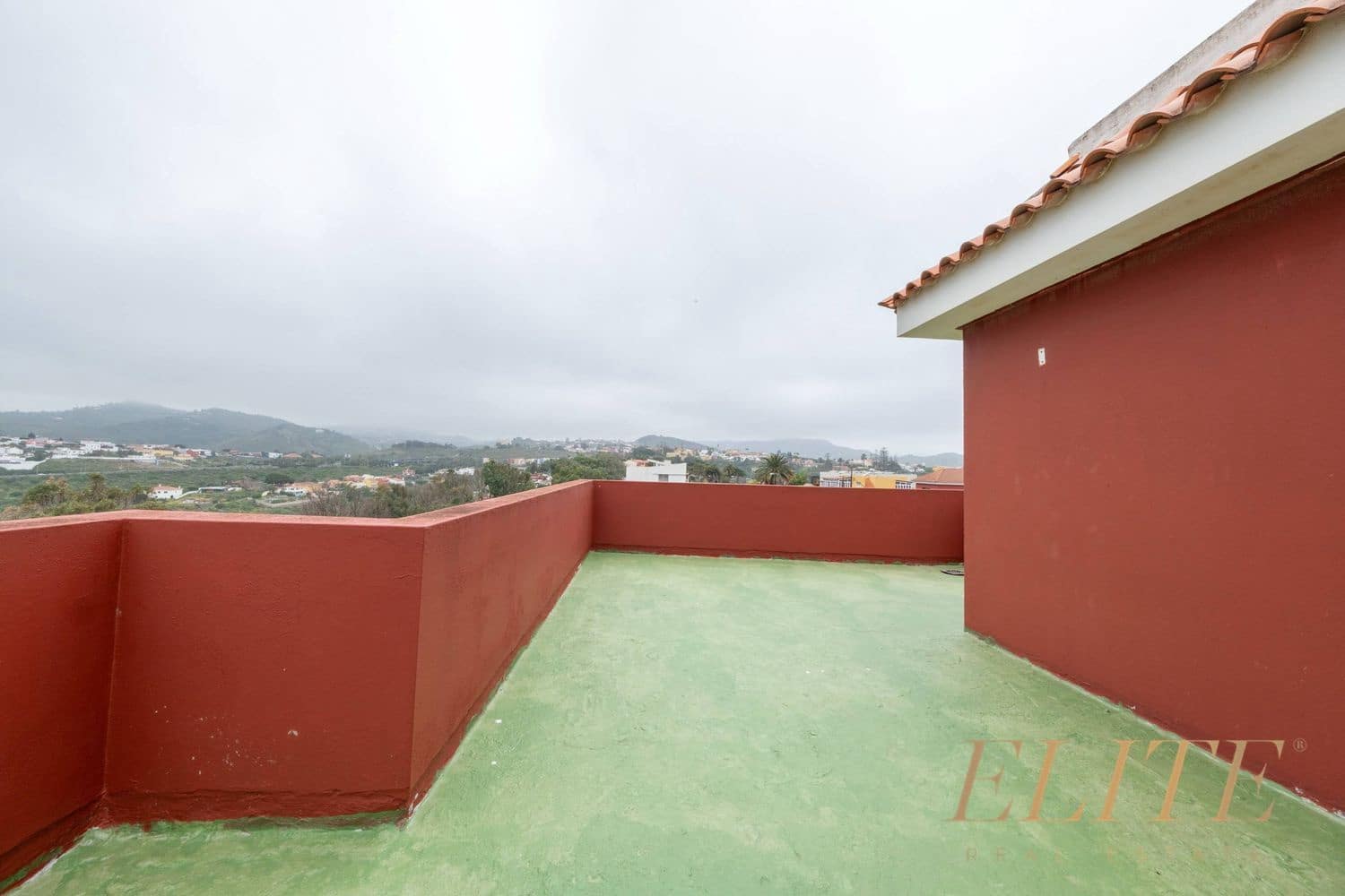5 bedroom Townhouse for sale in Las Palmas de Gran Canaria with garage - € 569,000 (Ref: 9807551)