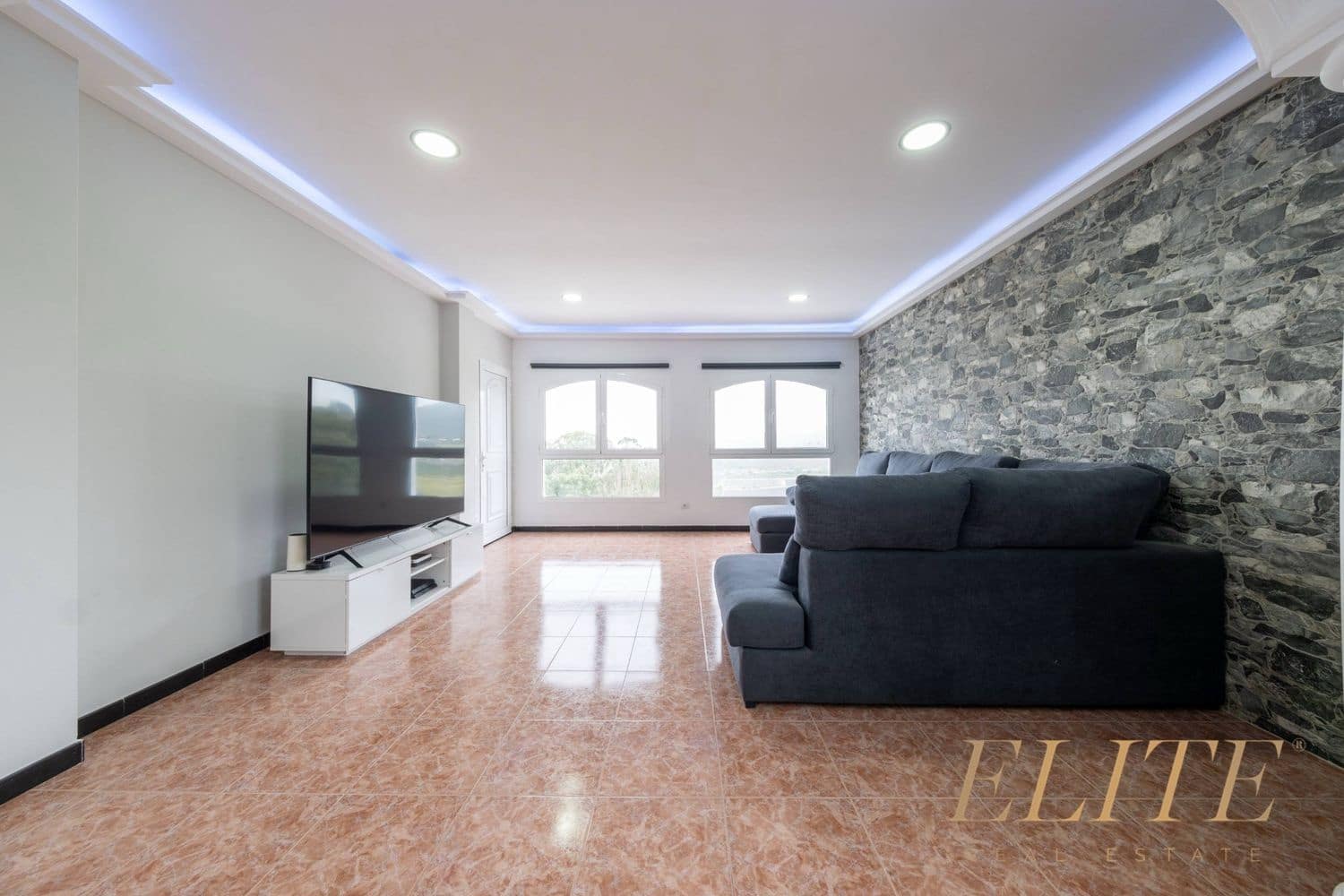 5 bedroom Townhouse for sale in Las Palmas de Gran Canaria with garage - € 569,000 (Ref: 9807551)