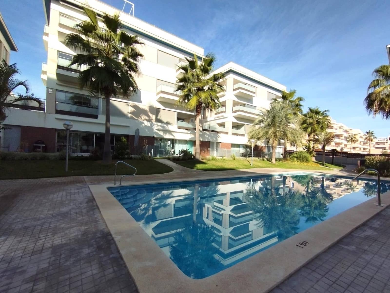 2 bedroom Apartment for sale in La Zenia, Orihuela with pool €