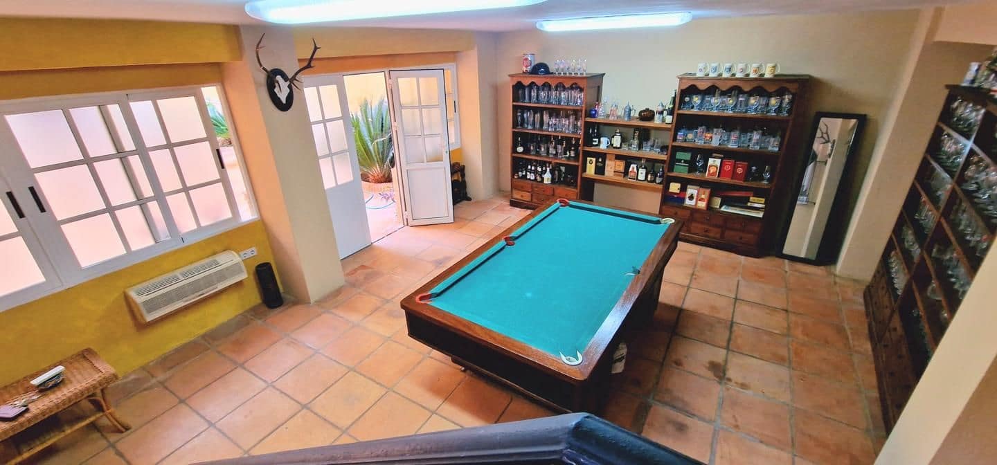 6 soveværelse Restaurant/Bar til salg i Xativa - € 1.650.000 (Ref: 8534496)