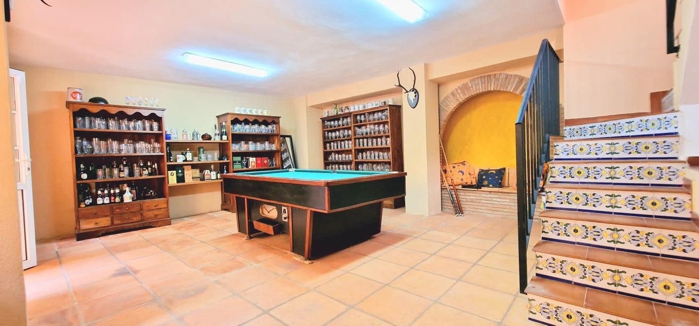 6 soveværelse Restaurant/Bar til salg i Xativa - € 1.650.000 (Ref: 8534496)