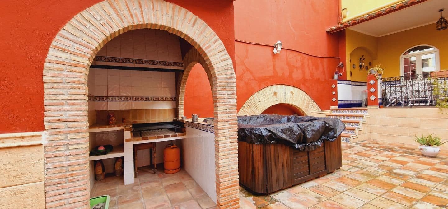 6 soveværelse Restaurant/Bar til salg i Xativa - € 1.650.000 (Ref: 8534496)