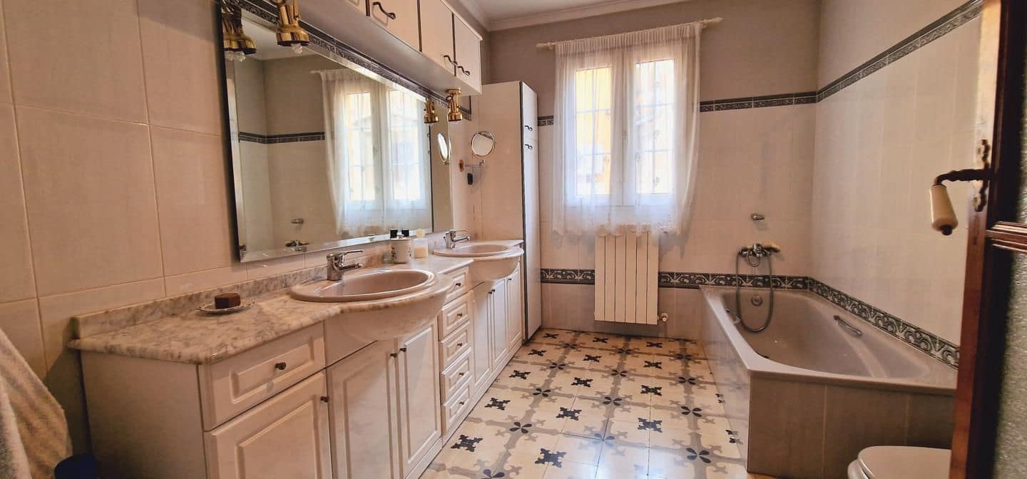 6 soveværelse Restaurant/Bar til salg i Xativa - € 1.650.000 (Ref: 8534496)