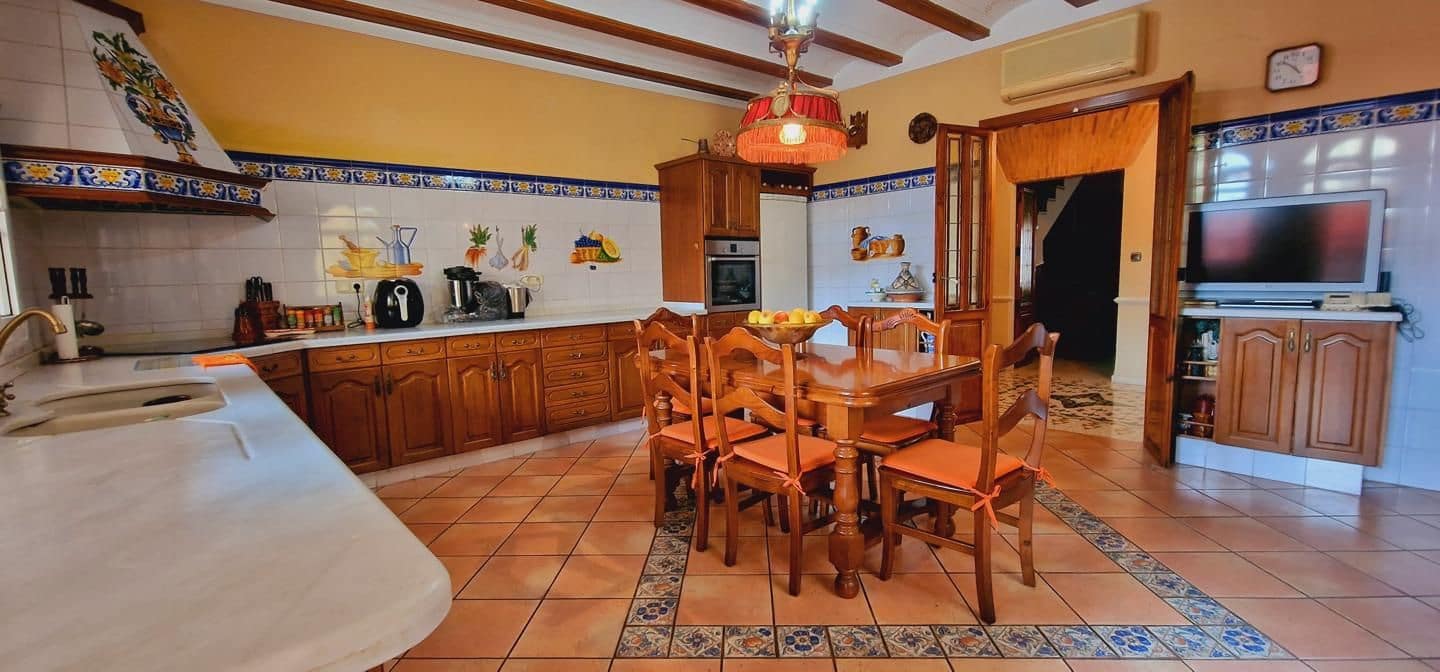 6 soveværelse Restaurant/Bar til salg i Xativa - € 1.650.000 (Ref: 8534496)