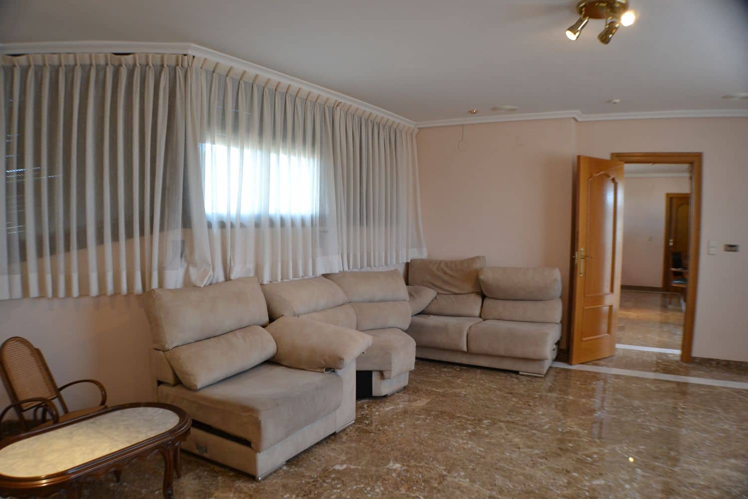 4 camera da letto Villa in vendita in La Pobla de Vallbona con piscina garage - 1.200.000 € (Rif: 8534498)