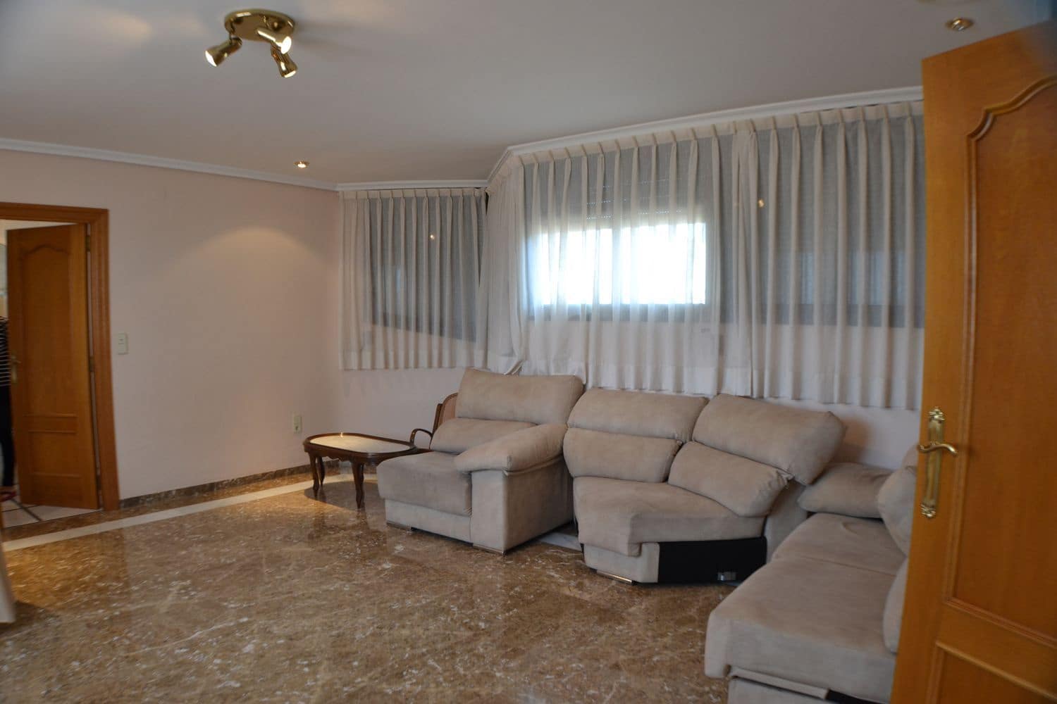 4 camera da letto Villa in vendita in La Pobla de Vallbona con piscina garage - 1.200.000 € (Rif: 8534498)