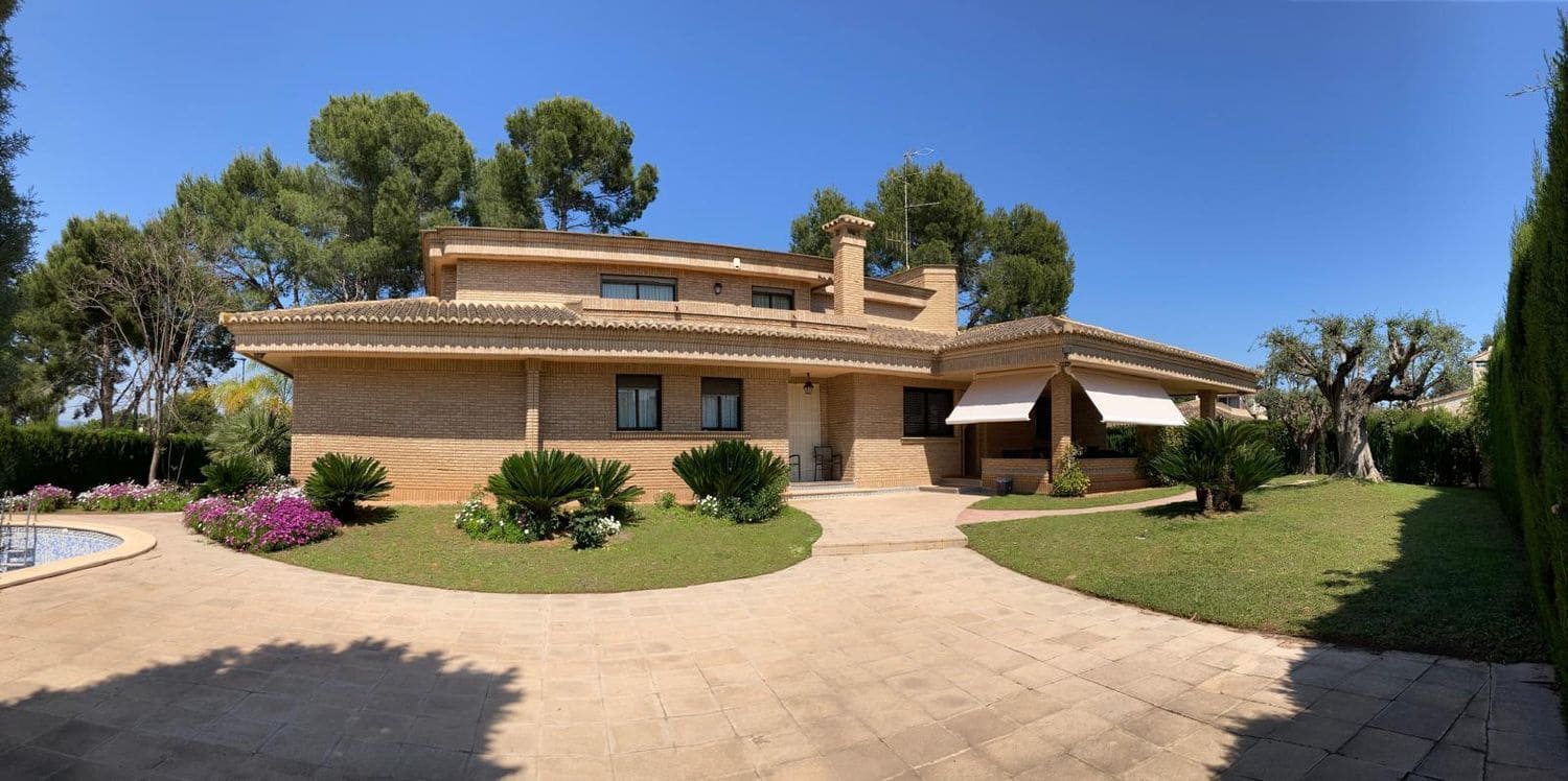 4 camera da letto Villa in vendita in La Pobla de Vallbona con piscina garage - 1.200.000 € (Rif: 8534498)