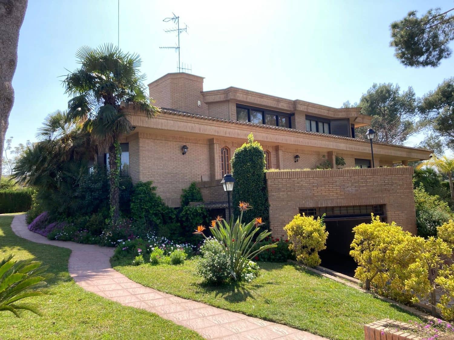 4 camera da letto Villa in vendita in La Pobla de Vallbona con piscina garage - 1.200.000 € (Rif: 8534498)