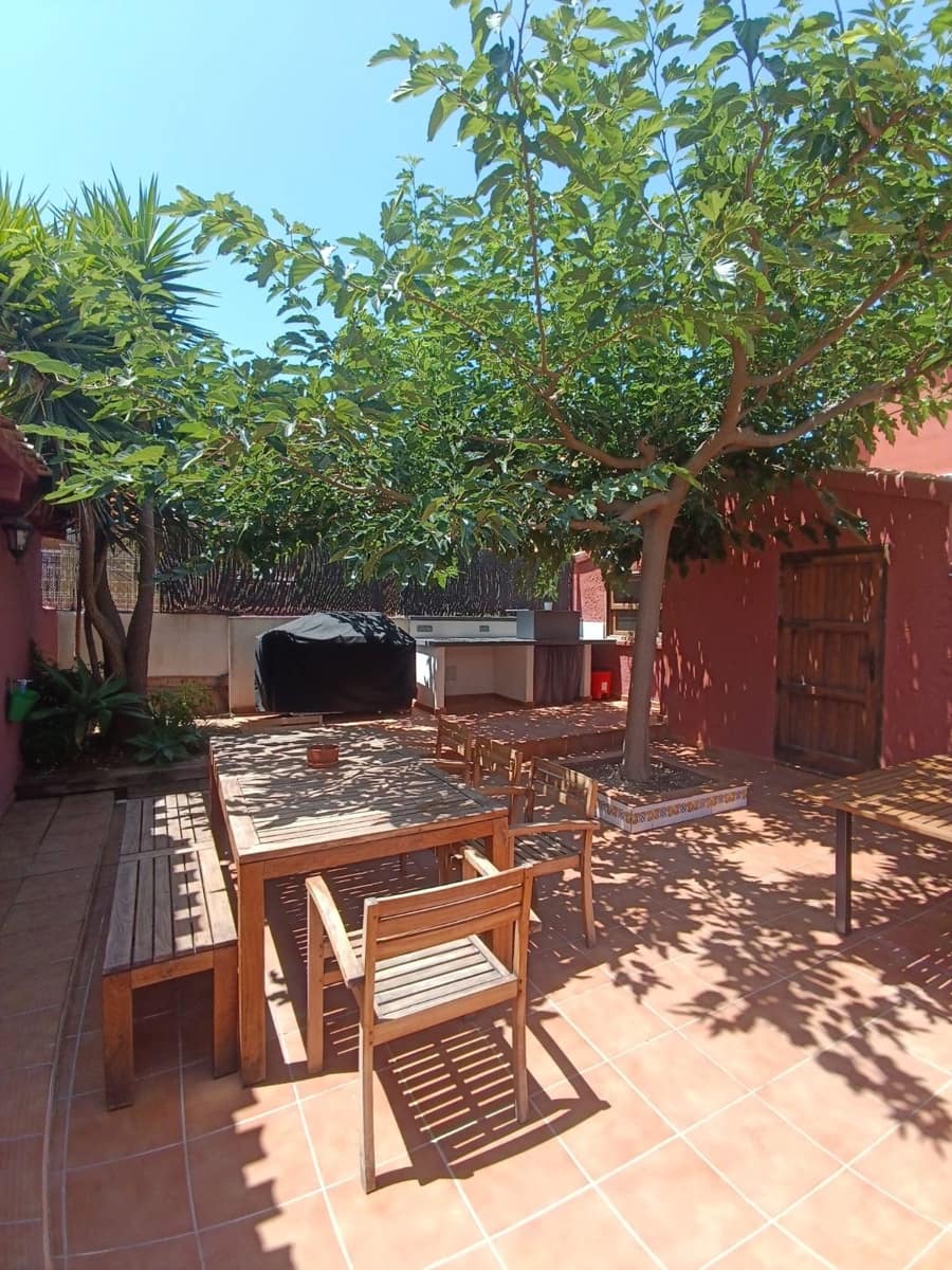 5 bedroom Villa for sale in Denia with pool - € 1,045,000 (Ref: 8534502)