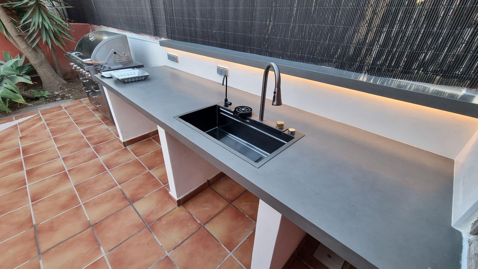 5 bedroom Villa for sale in Denia with pool - € 1,045,000 (Ref: 8534502)