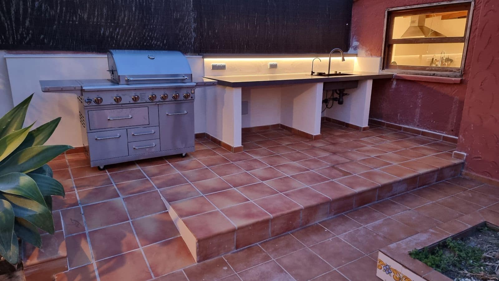 5 bedroom Villa for sale in Denia with pool - € 1,045,000 (Ref: 8534502)