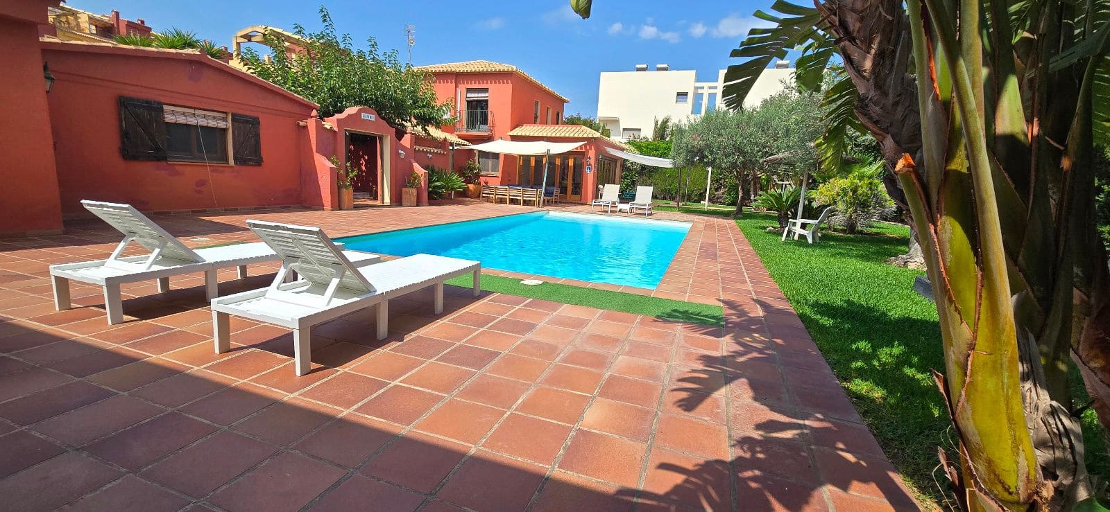 5 bedroom Villa for sale in Denia with pool - € 1,045,000 (Ref: 8534502)