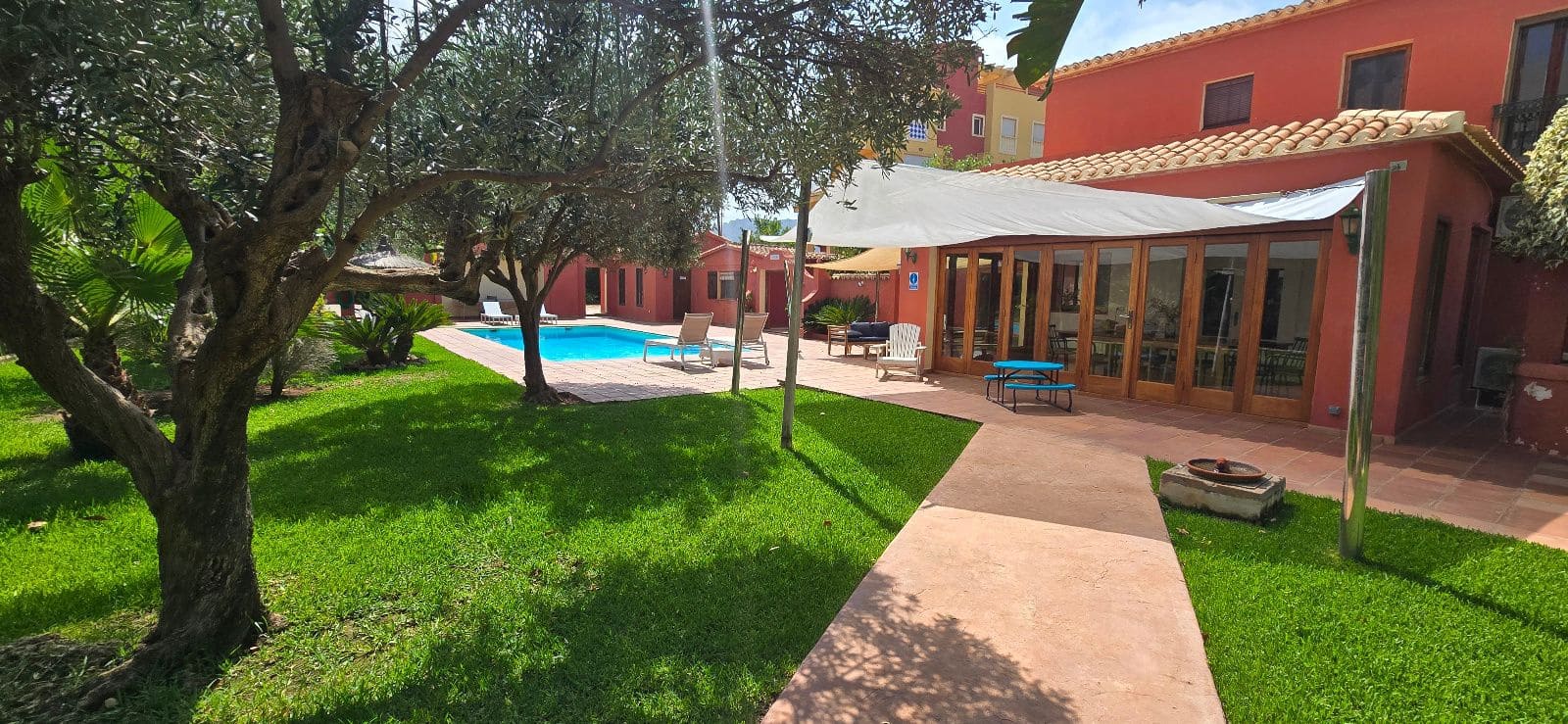 5 bedroom Villa for sale in Denia with pool - € 1,045,000 (Ref: 8534502)
