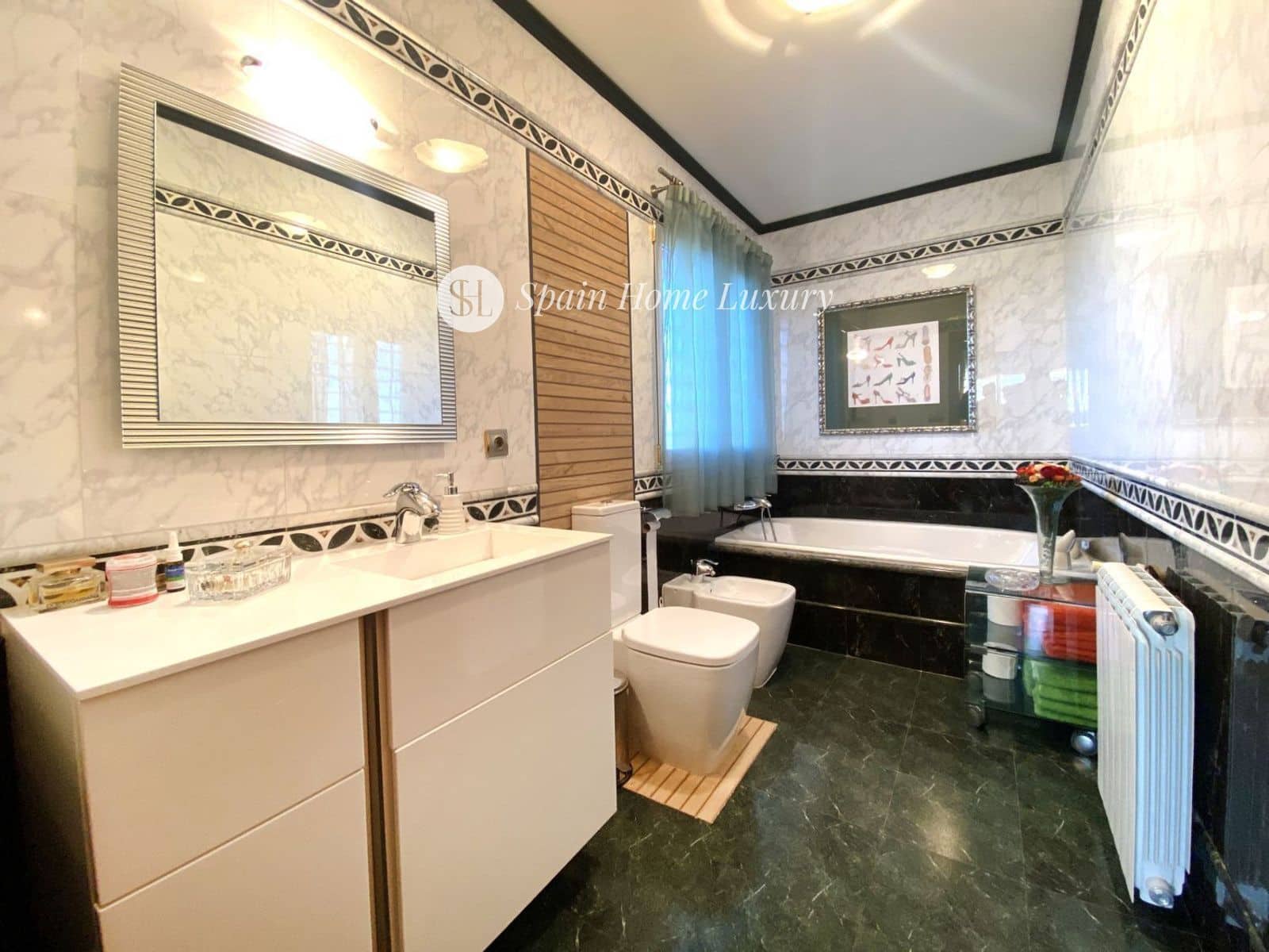 4 soverom Villa til salgs i Montserrat med svømmebasseng - € 930 000 (Ref: 8534516)