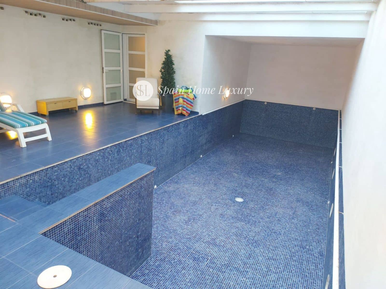 4 soverom Villa til salgs i Montserrat med svømmebasseng - € 930 000 (Ref: 8534516)