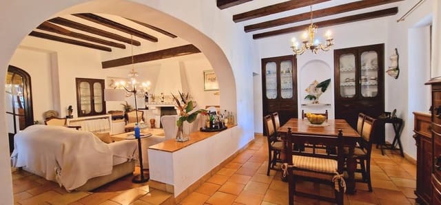 8 soverom Villa til salgs i San Antonio de Benagéber med svømmebasseng - € 1 480 000 (Ref: 8534523)