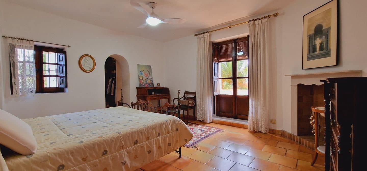 8 soverom Villa til salgs i San Antonio de Benageber med svømmebasseng - € 1 480 000 (Ref: 8534523)