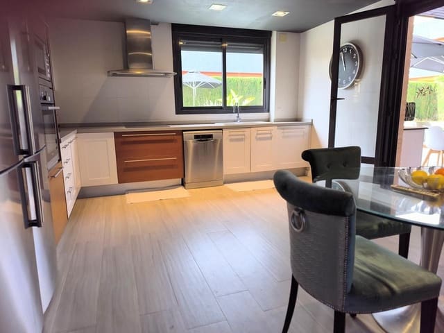 Chalet de 5 habitaciones en Bétera en venta con piscina - 999.000 € (Ref: 8534537)