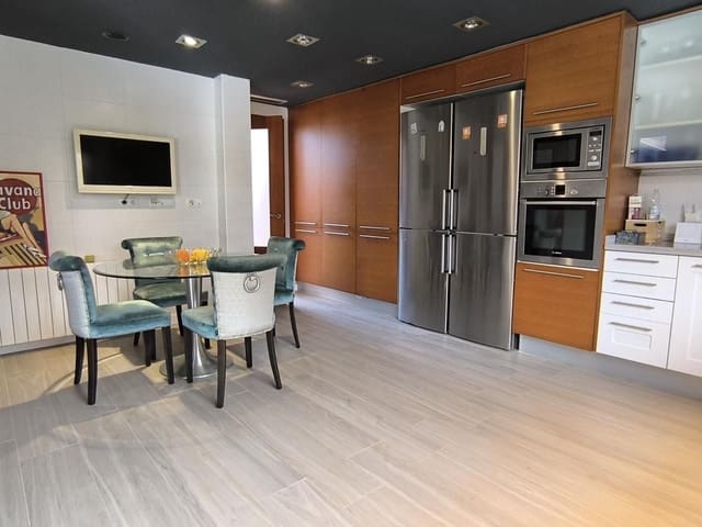 Chalet de 5 habitaciones en Bétera en venta con piscina - 999.000 € (Ref: 8534537)