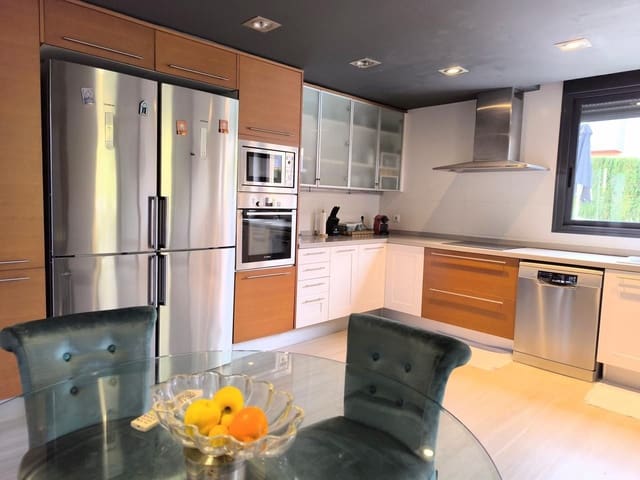 Chalet de 5 habitaciones en Bétera en venta con piscina - 999.000 € (Ref: 8534537)