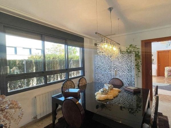 5 bedroom Villa for sale in Betera with pool - € 999,000 (Ref: 8534537)