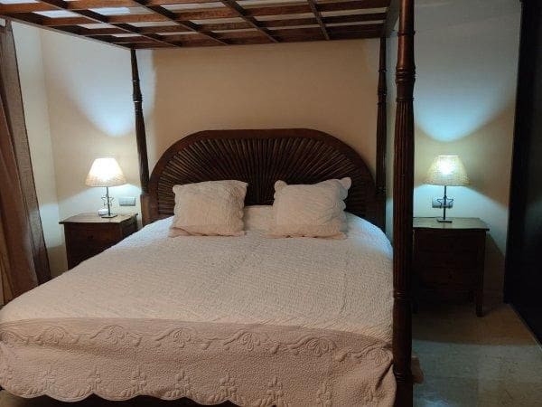 5 Zimmer Villa zu verkaufen in Gilet mit Pool Garage - 795.000 € (Ref: 8534544)