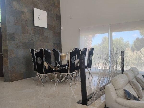 5 Zimmer Villa zu verkaufen in Gilet mit Pool Garage - 795.000 € (Ref: 8534544)