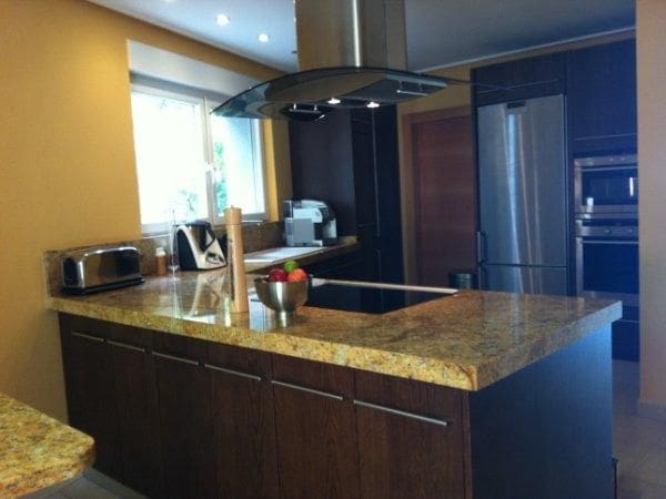 5 Zimmer Villa zu verkaufen in Gilet mit Pool Garage - 795.000 € (Ref: 8534544)