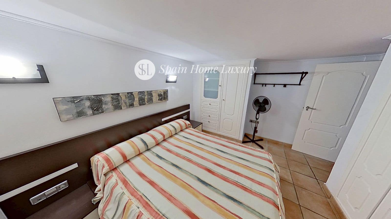 10 bedroom Villa for sale in Denia with pool - € 899,000 (Ref: 8534549)