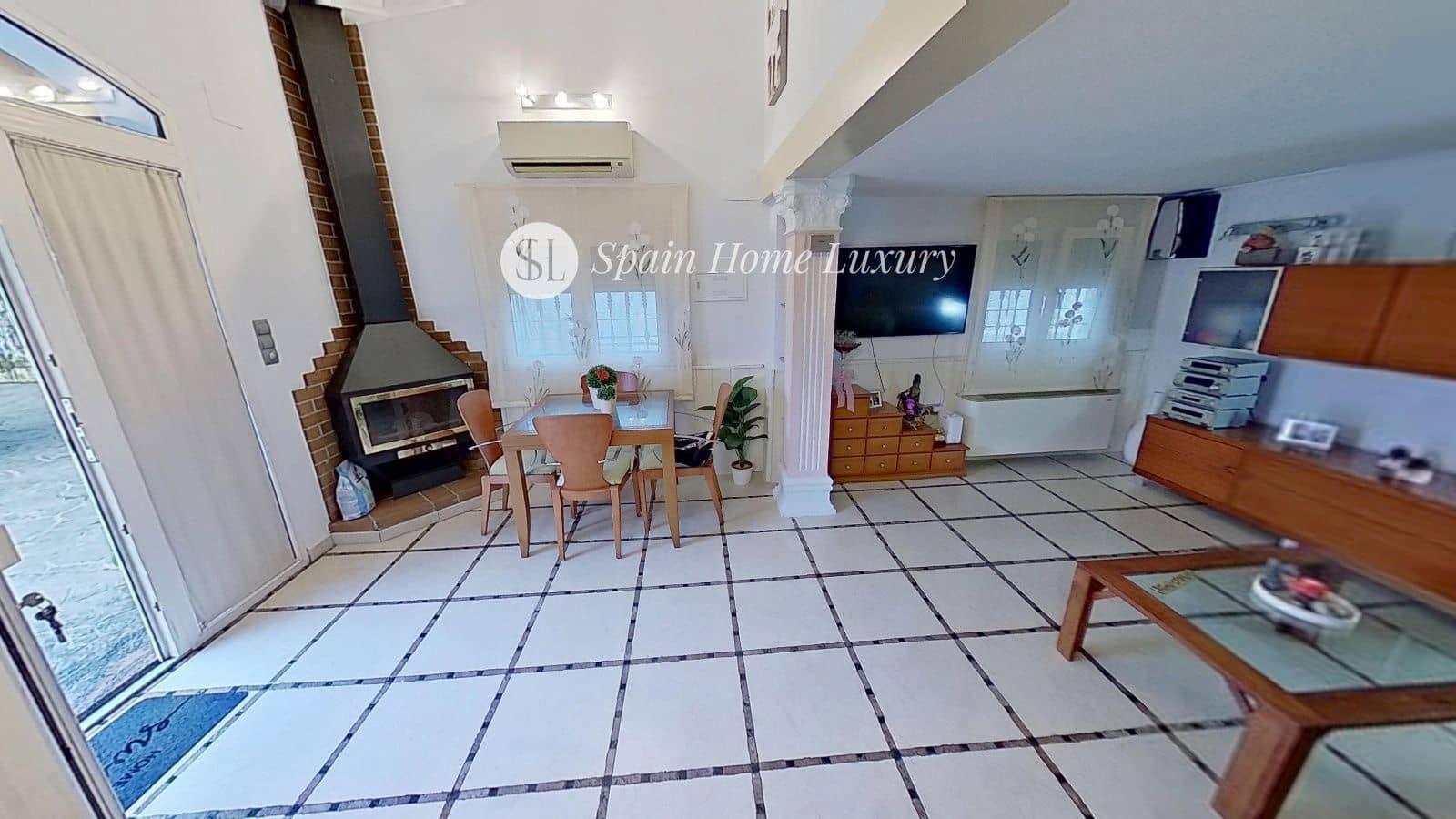 10 bedroom Villa for sale in Denia with pool - € 899,000 (Ref: 8534549)