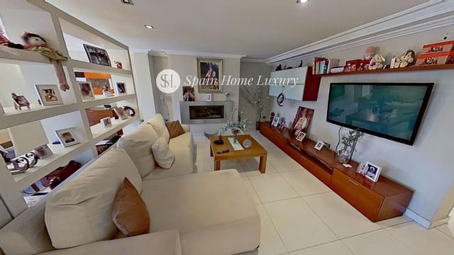 10 bedroom Villa for sale in El Montgó, Dénia with pool - € 899,000 (Ref: 8534549)